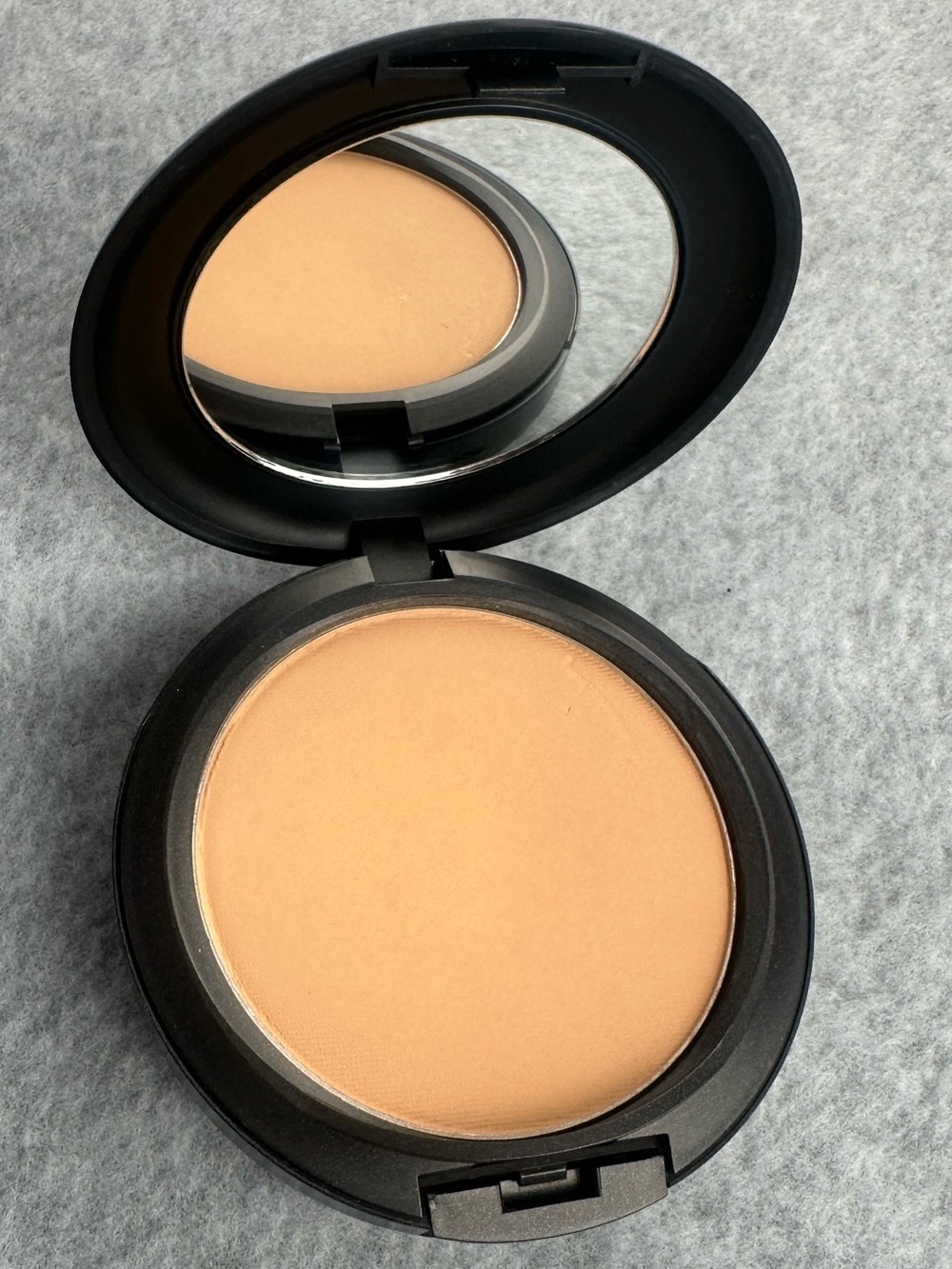 NW35 Original Formula MAC Studio Fix Powder Plus Foundation Used Once No Sponge